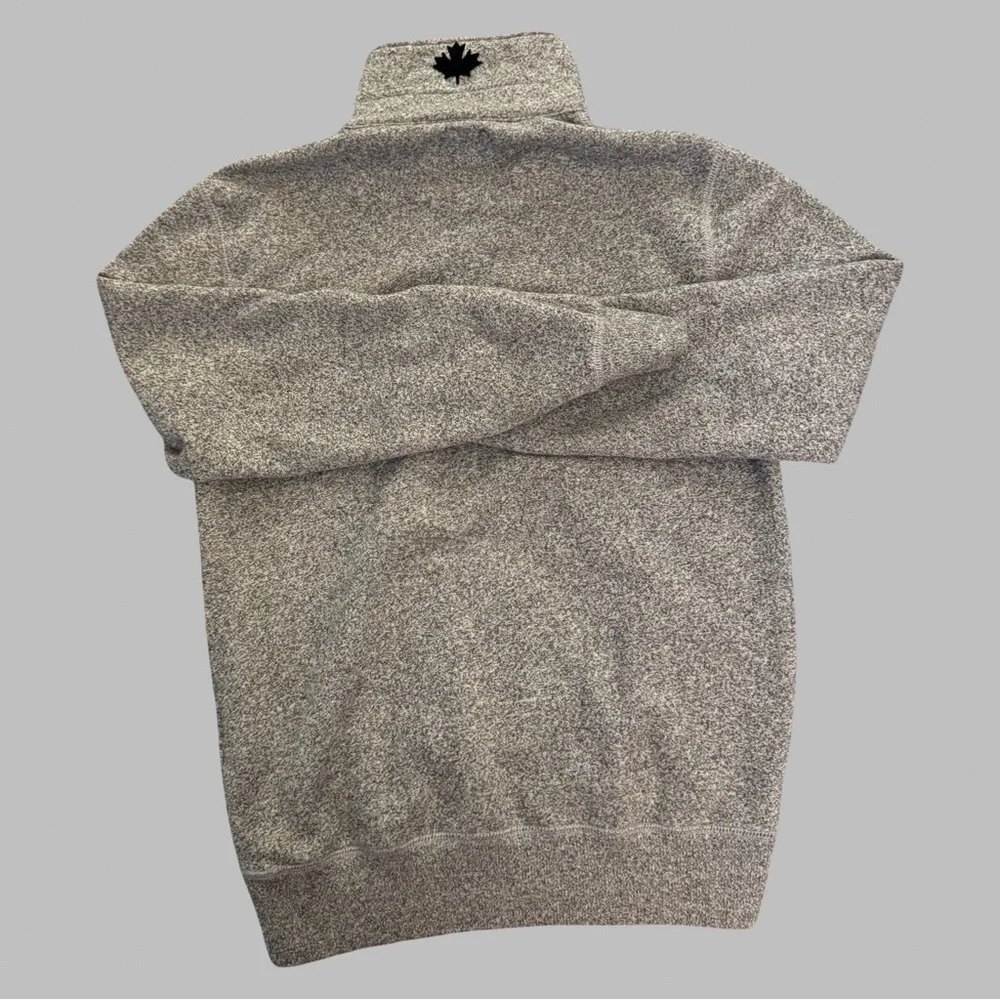 ROOTS Men’s  Heather Gray 1/4 Zip Sweater Size Small